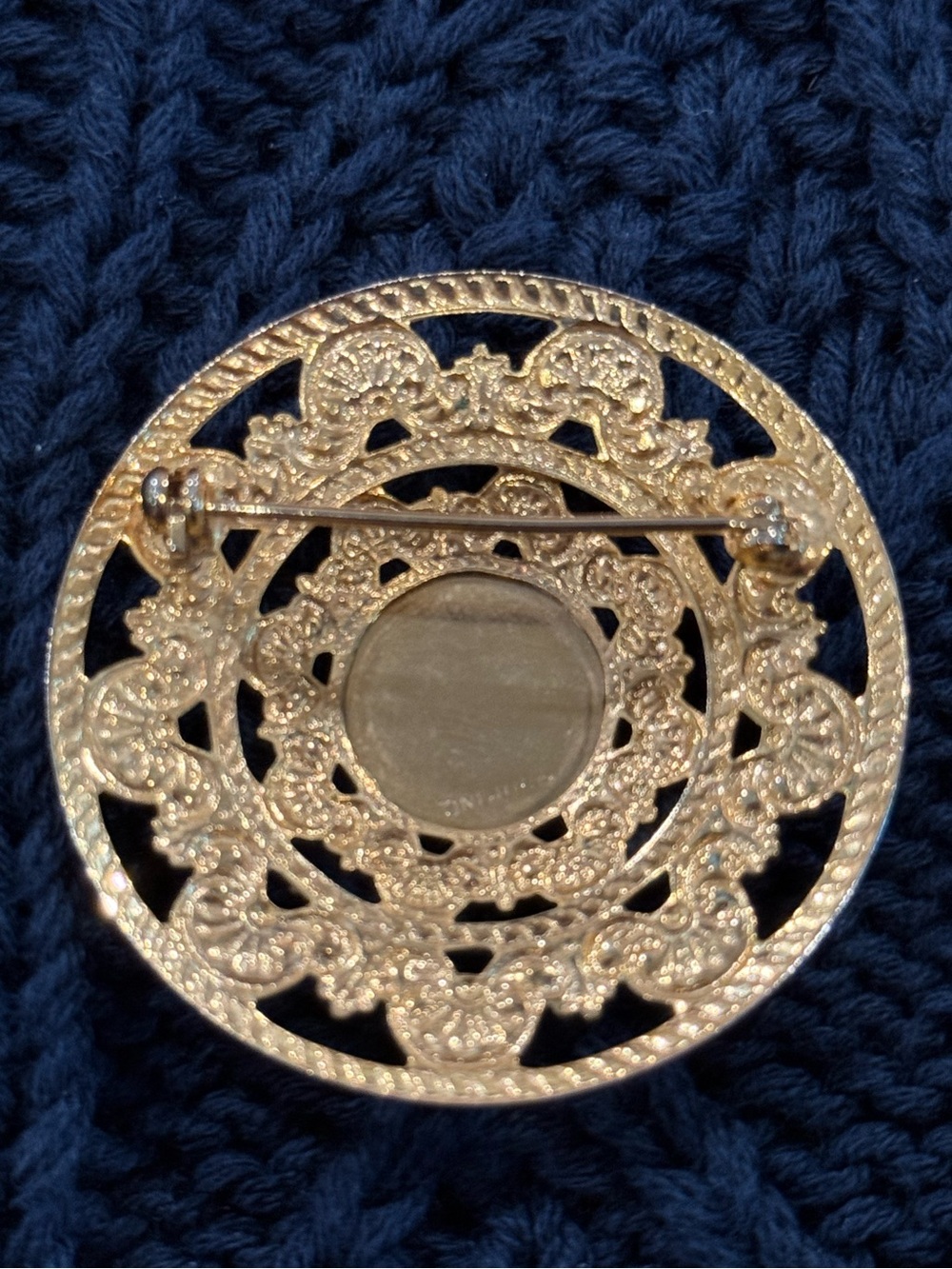 Vtg 1960s SHP Inc Stanley Home Products Gold Openwork Smoky Glass Brooch - Picture 3 of 4